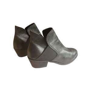 Me Too Boots Womens 7.5 M Zoey Ankle Booties Pull On Gray Leather Round Toe Slim